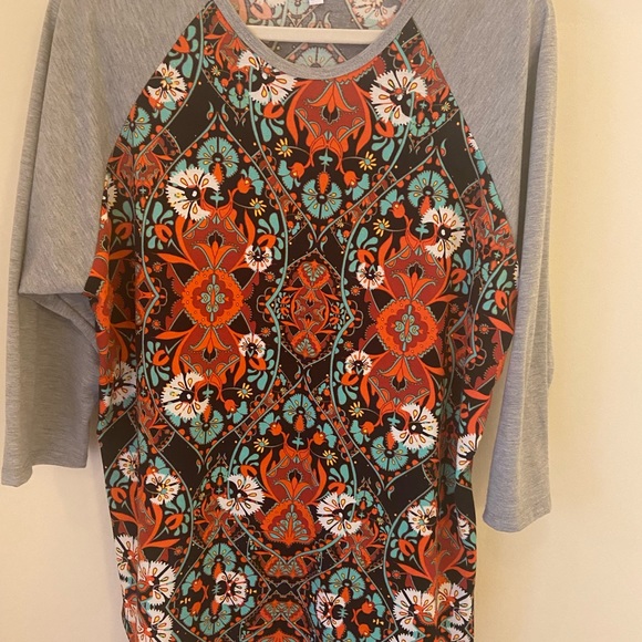 LuLaroe Randy tee - Picture 1 of 1